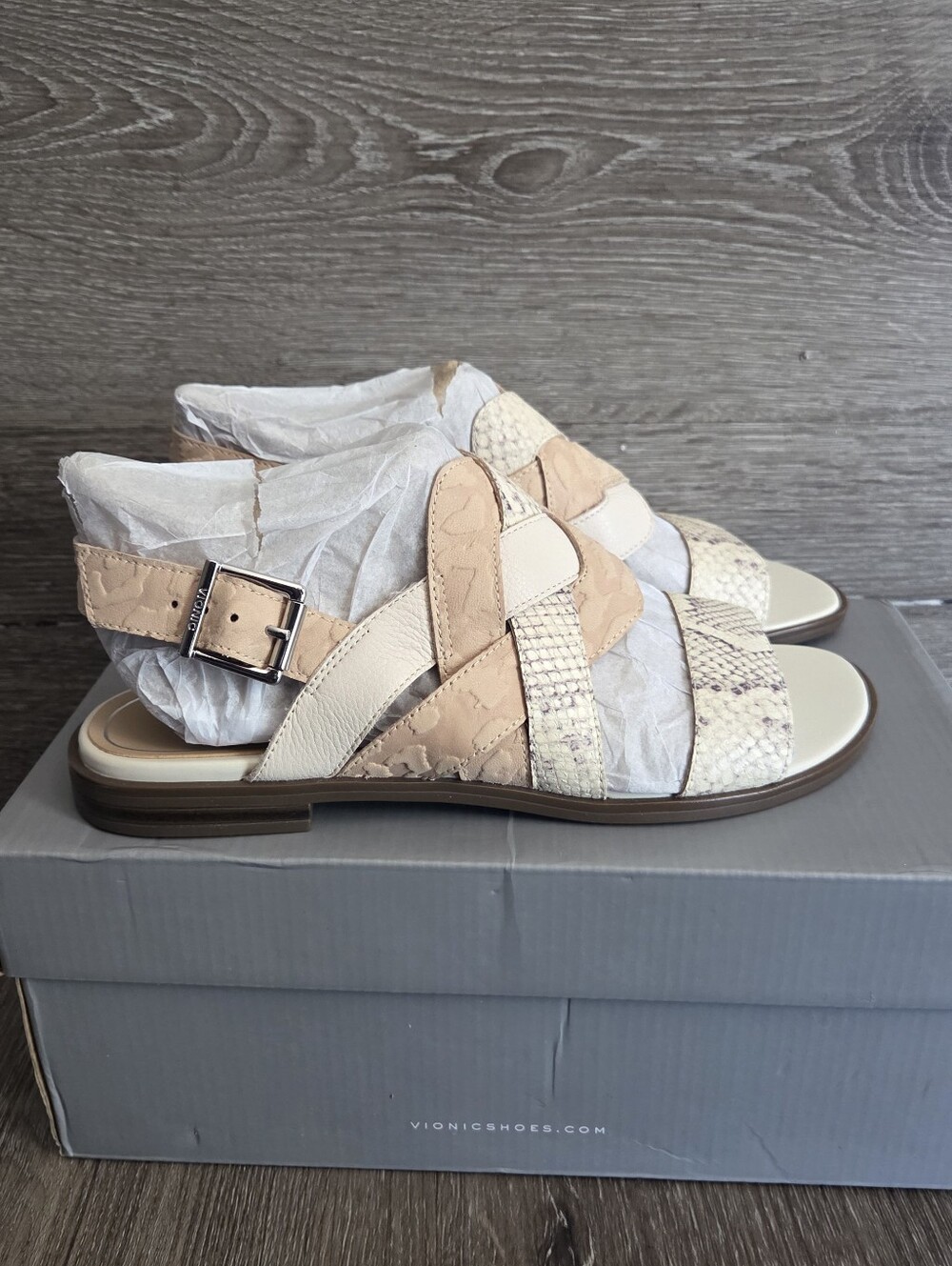 Vionic Kendra Snake Embossed Leather Strappy Sandals NIB Size 7M